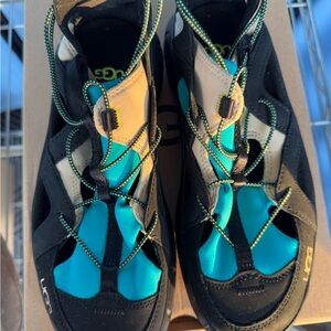 Ugg westsider sandal